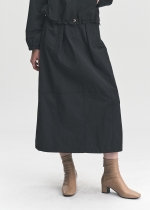 절개 포인트 스트링 롱 스커트(I8W2SK21)