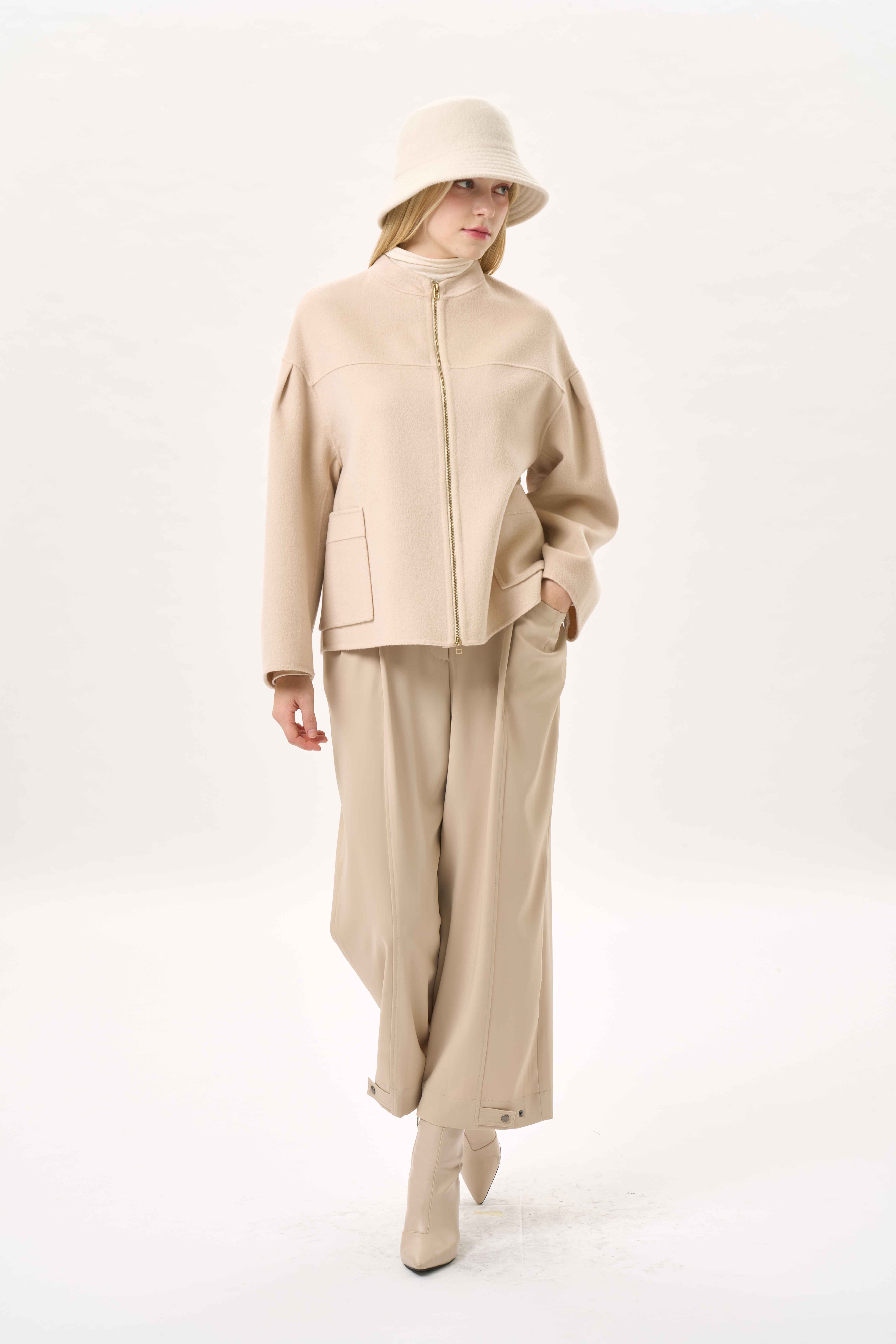 스탠드 칼라 미니멀 자켓(I9W3JK74)