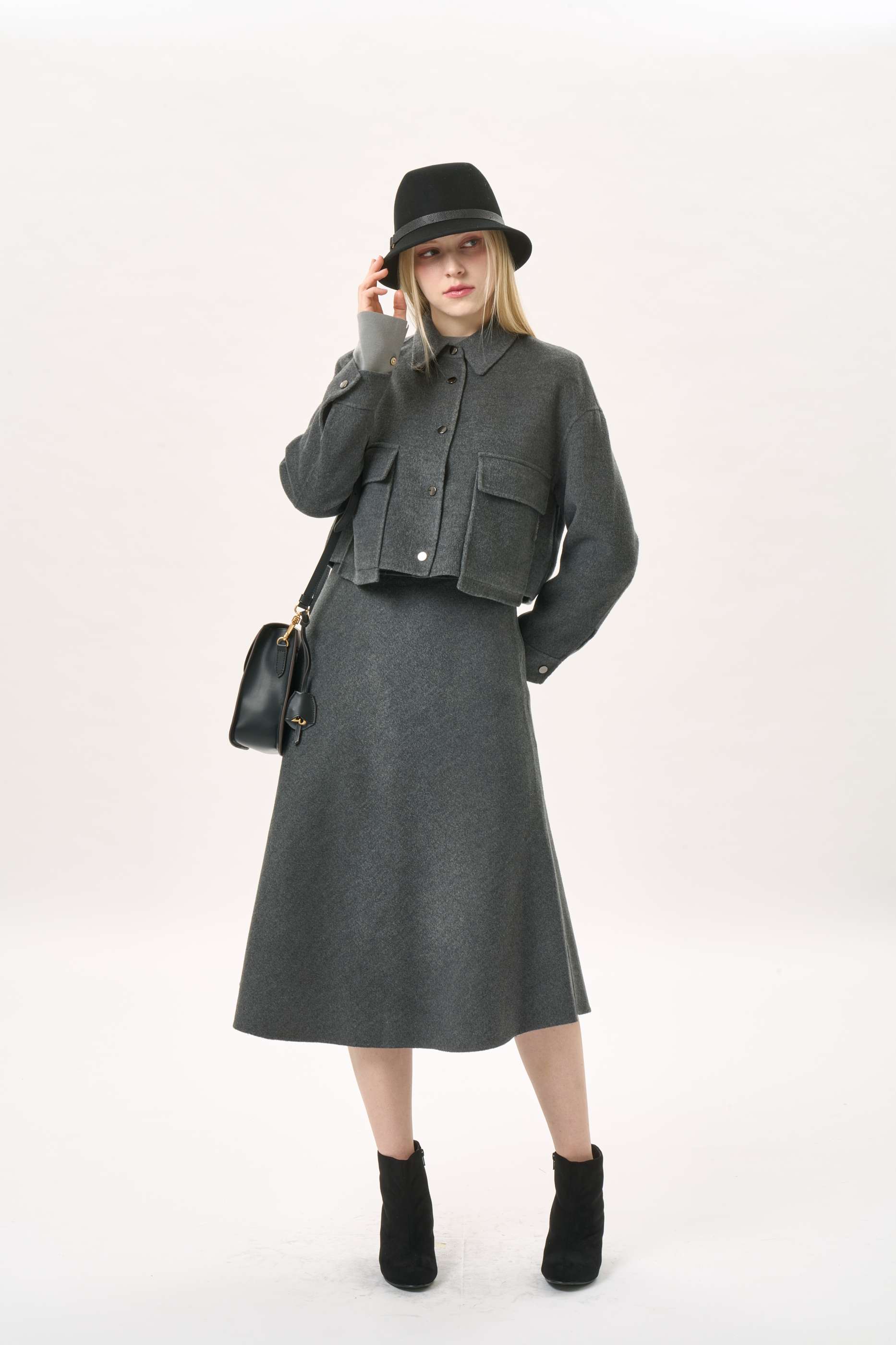 플랩 포켓 크롭 자켓(I9W3JK81)