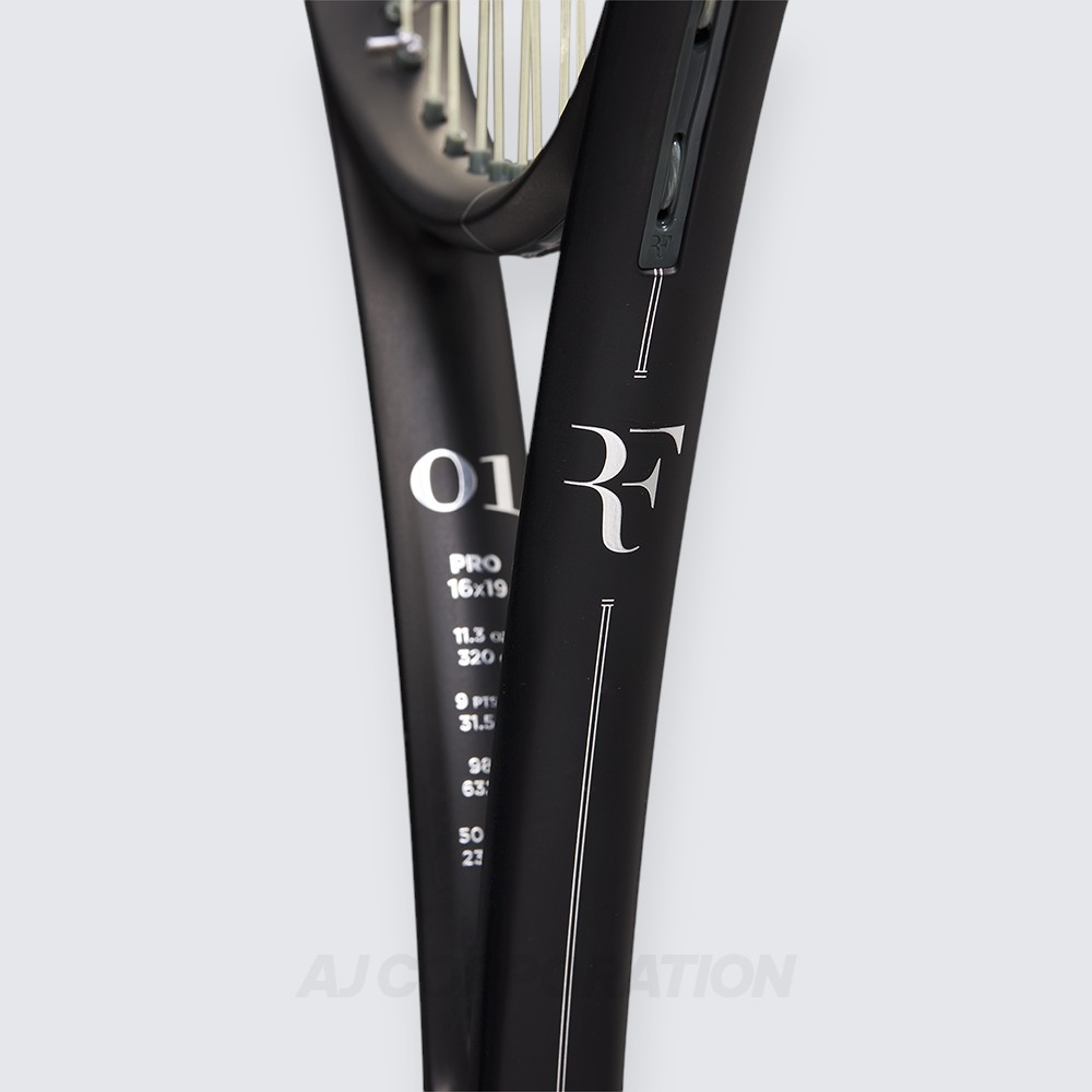 윌슨 RF 01 프로 테니스라켓 그립3