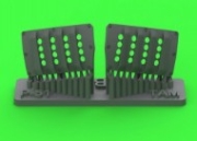 [사전 예약] AM-32-138 1/32 P-51 Mustang - carburator air filter cover - RAF louvred type - version B (for Tamiya)