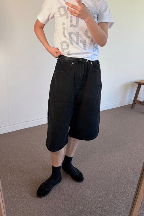 [unisex]와이드 하프 버뮤다 데님 팬츠