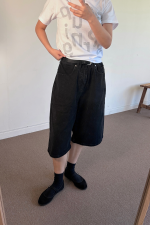 [unisex]와이드 하프 버뮤다 데님 팬츠