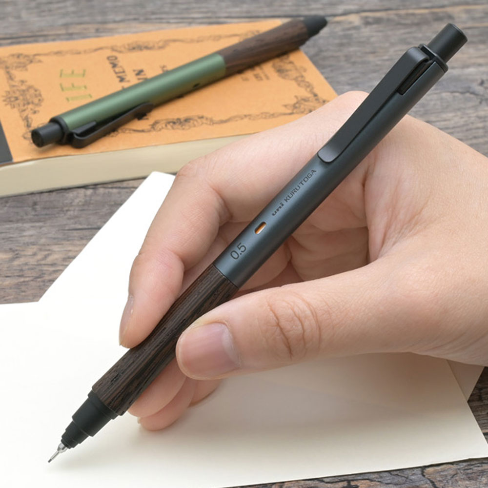 일본 UNI 유니 쿠루토가 수능샤프 우드 샤프 0.5