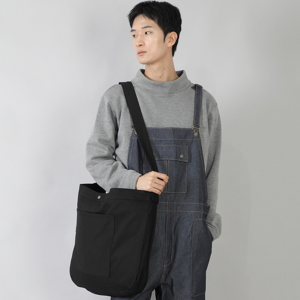 라운드 볼륨 스퀘어포켓 크로스 에코백 RVS-151 블랙