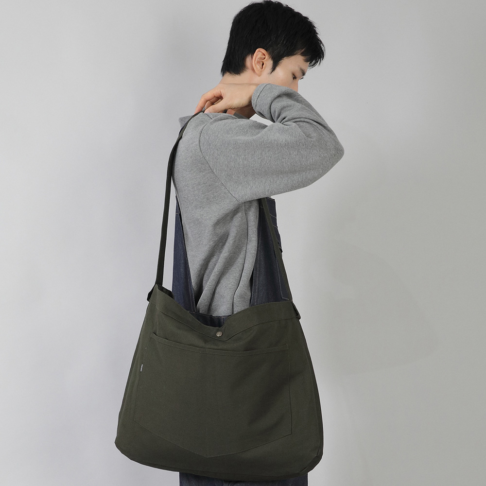 라운드 볼륨 펜타곤포켓 크로스 에코백 RVP-150 카키