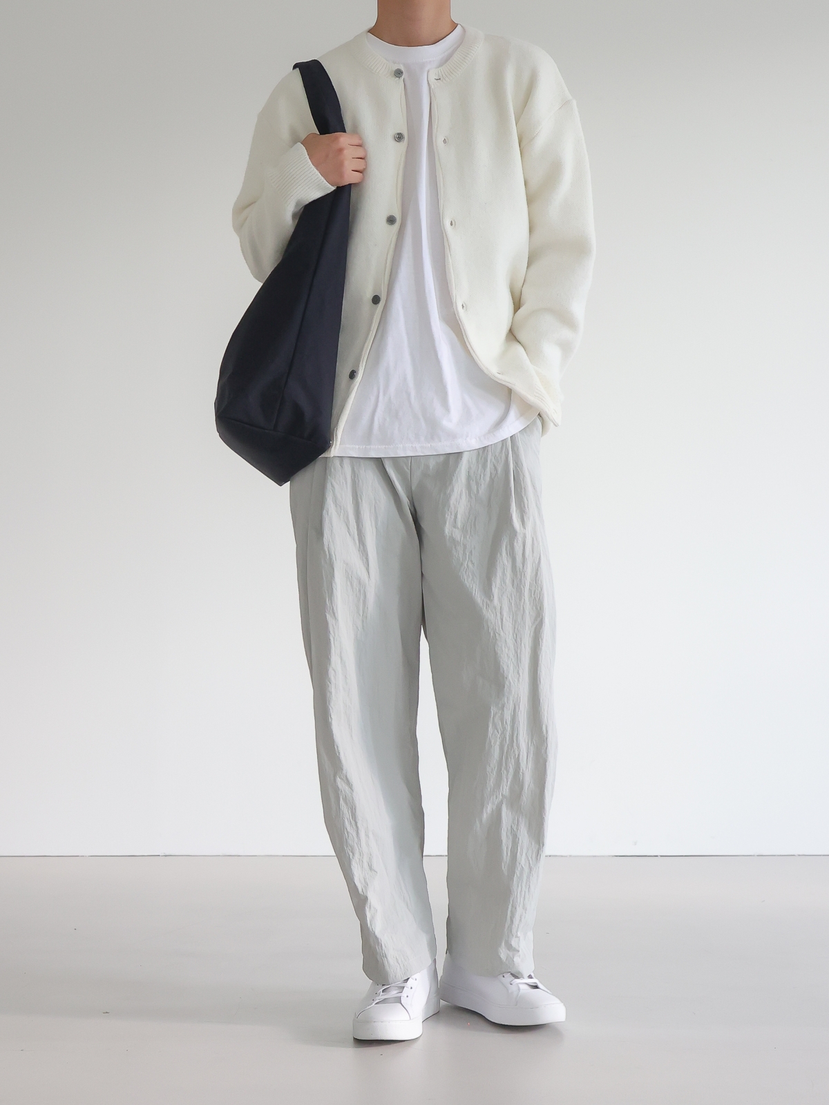 Roa Nylon Hobobag Large  로아 나일론 호보백 라지