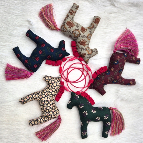 붉은 말 키링 감성 가방 장식 소품 복을 담은 선물