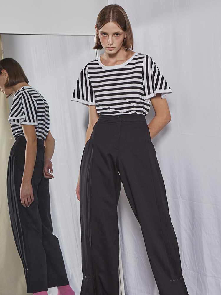 Stripe Bell Sleeve T-shirt (Black)