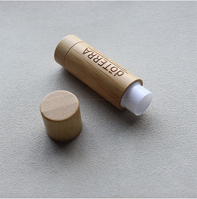 (마지막상품) 도테라 레터 밤부 립밤 용기 4.2g (마지막상품) 도테라 레터 밤부 립밤 용기 4.2g