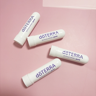 도테라 로고 화이트 인헤일러 (프린팅) - 아로마 코 흡입기