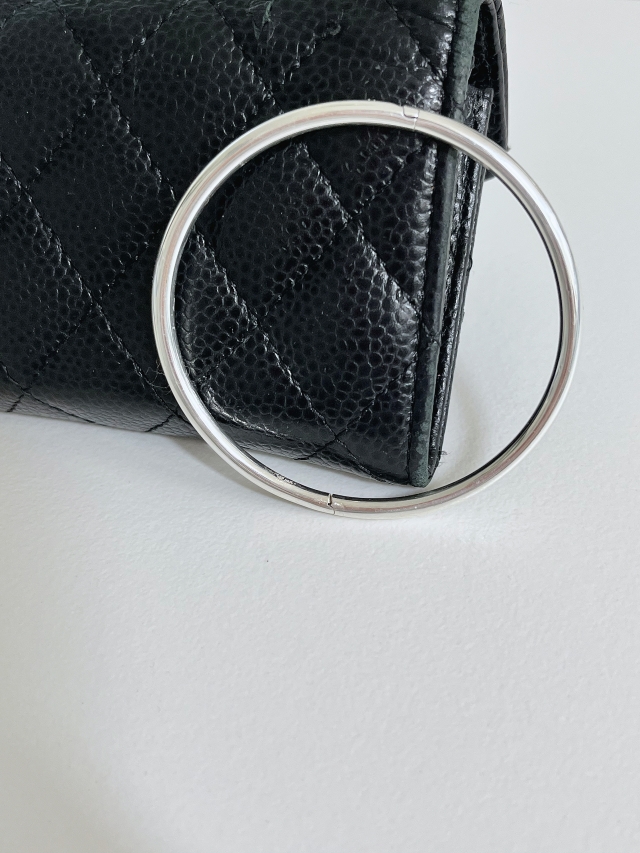 B. 실버 3.5mm 원형 뱅글 팔찌