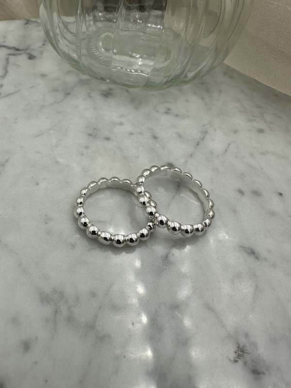 R. ROUNDLY DAILY SIMPLE RING