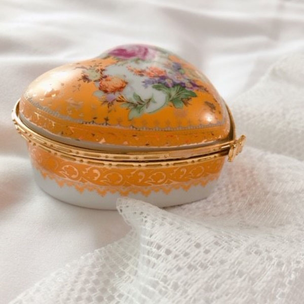 vintage heart jewelry mini case