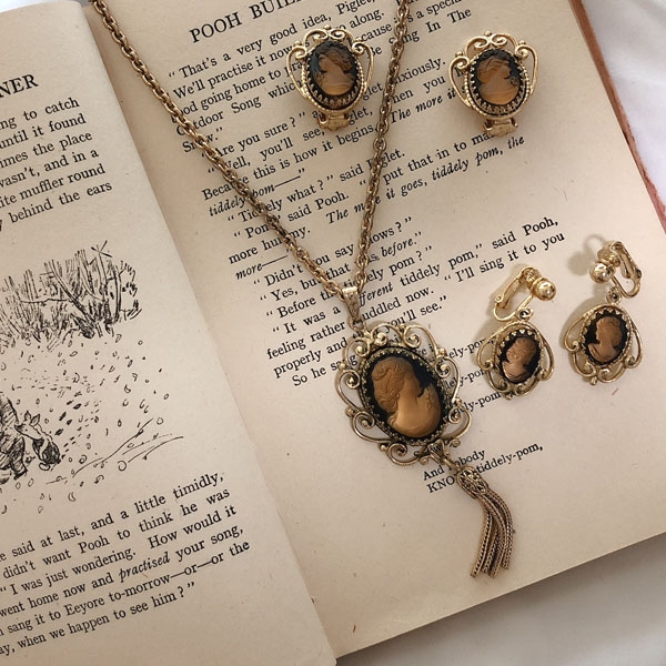 vintage cameo necklace and earrings