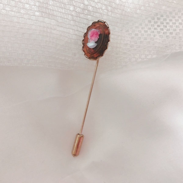 vintage cameo boutonnier