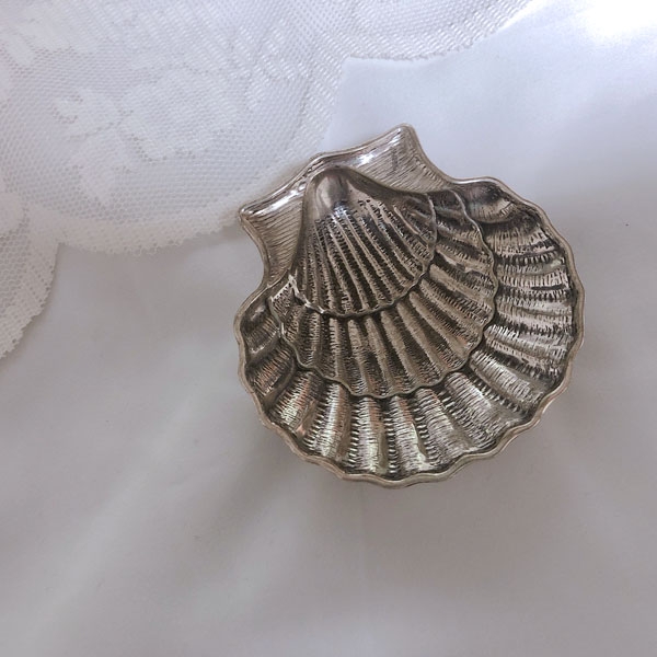vintage mini shell dish