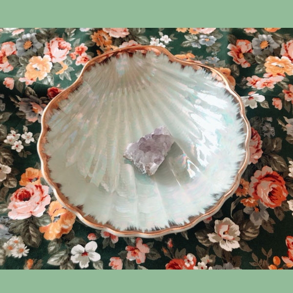 vintage big aurora shell dish