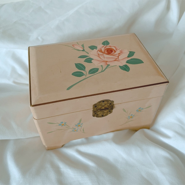 vintage yellow ivory rose jewelry music box