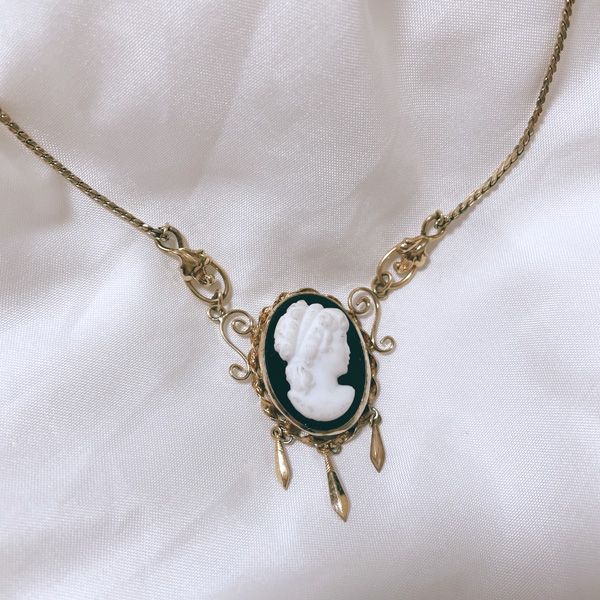 vintage point black cameo necklace