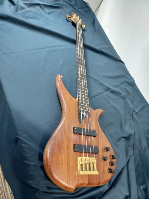 tune 베이스 기타