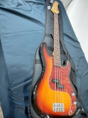 포토제닉 프레시젼 베이스 기타