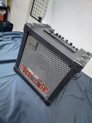 깨끗한  소규모 공연용 20와트 로랜드 cube 20 xl