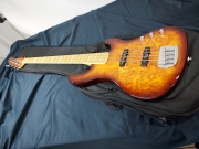 고급 스러운 국산 콜트 스팔티드 베이스 기타