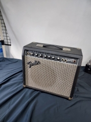 소리 깔끔한 펜더 챔피온 30 와트 리버브 기타 앰프
