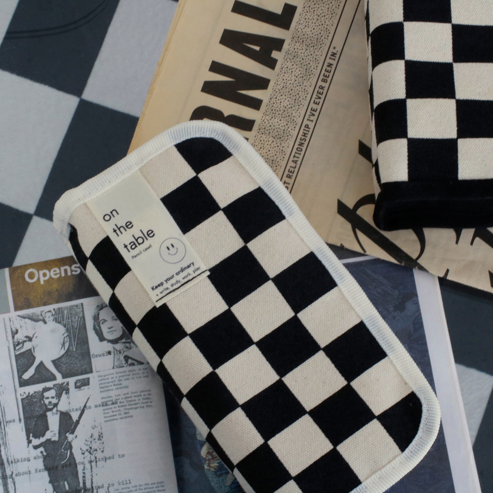 비온뒤 on the table 펜케이스 (checkerboard)