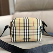 체크 패디 크로스백 (22.5&times;6.5&times;16)