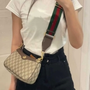 오피디아 스몰 핸드백 25×15.5