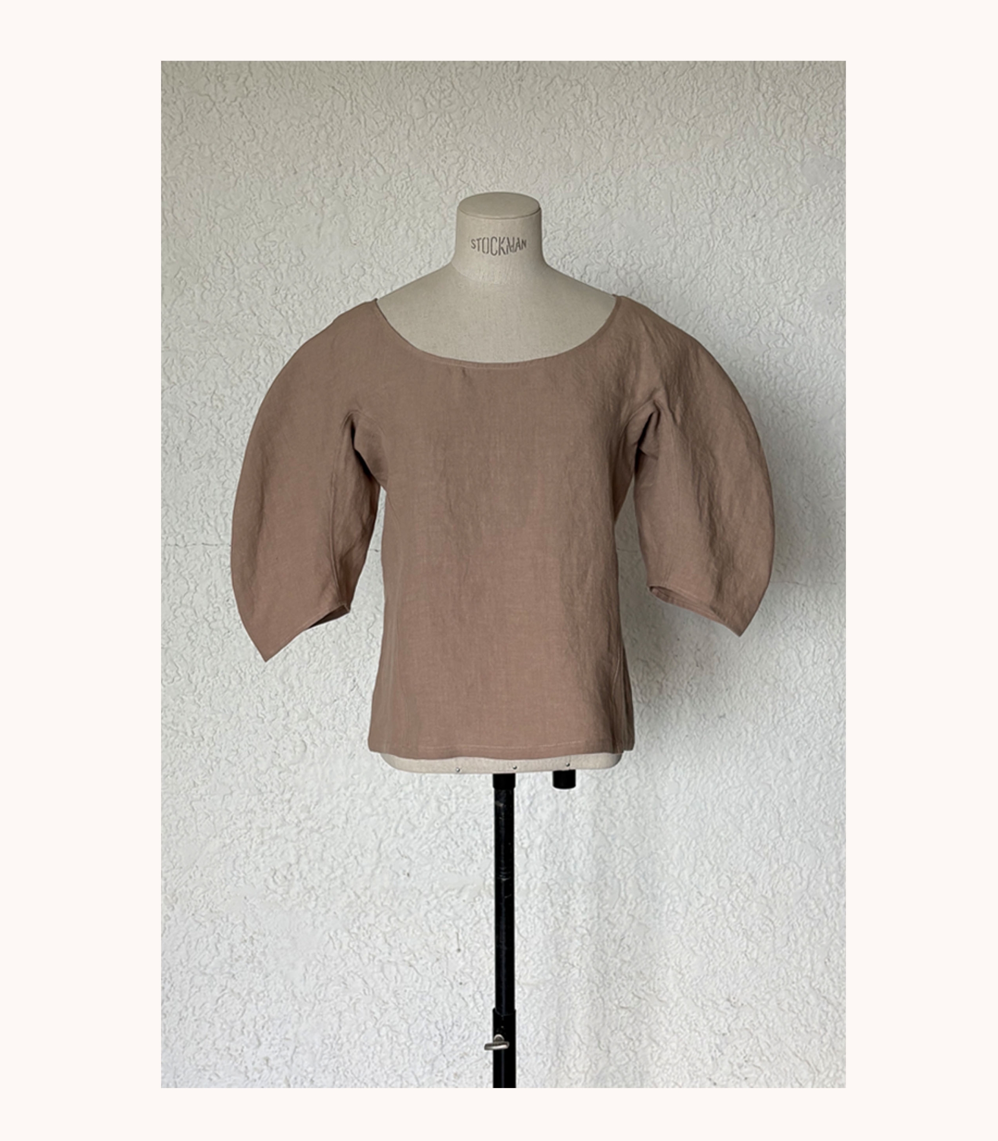 Signature curved crop blouse