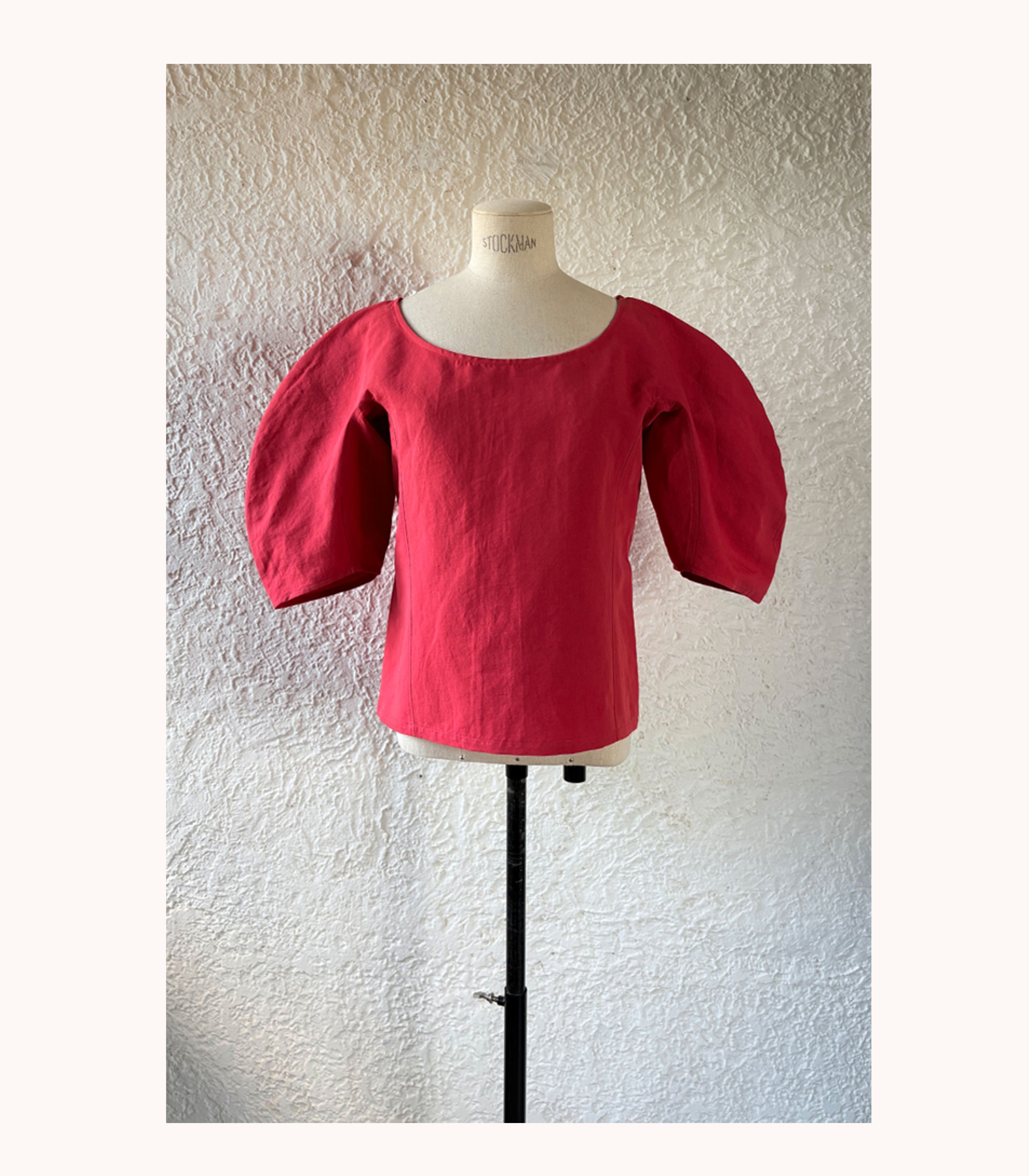 Signature curved crop blouse