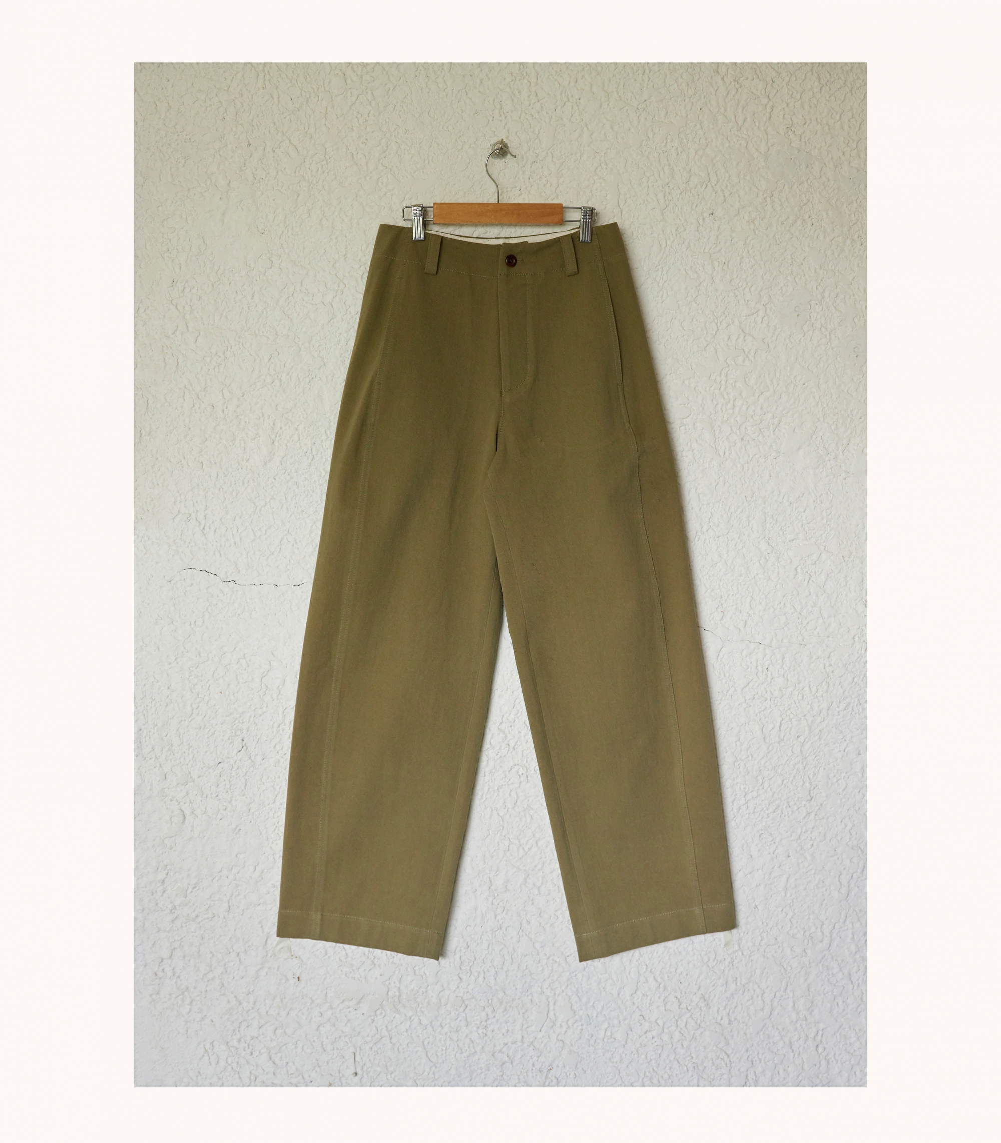 Wide Curved Pants
