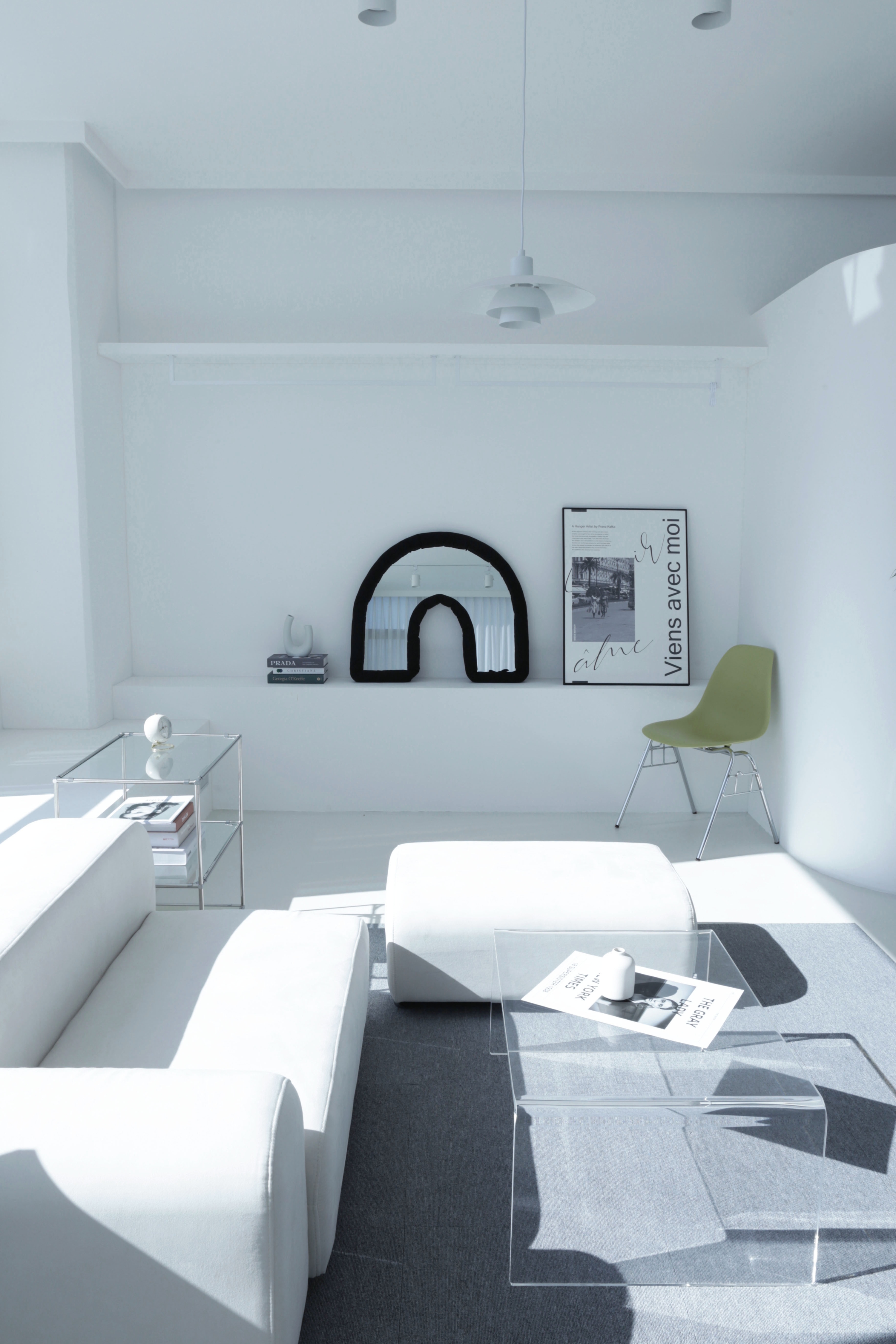 U' Black Cushion Mirror