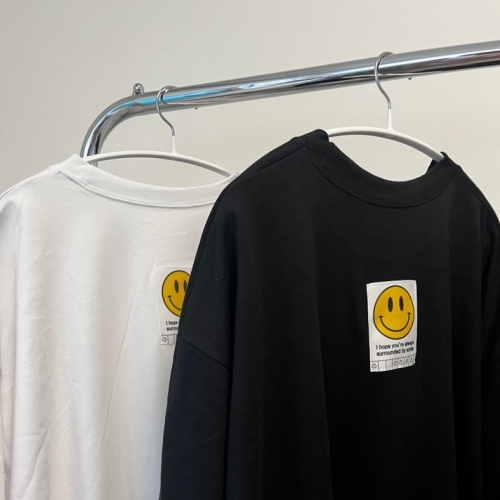 [UNISEX]남녀공용 오버핏 백 스마일패치 포인트 반팔 티셔츠[오버핏/언발티셔츠/무지티셔츠/커플티]