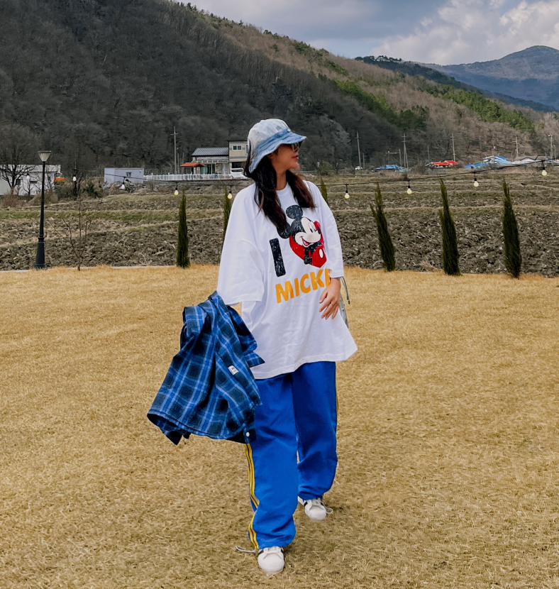 남녀공용 아이러브 미키 오버핏 반팔티셔츠[디즈니정품/오버핏/미키티셔츠/커플룩/유니섹스]