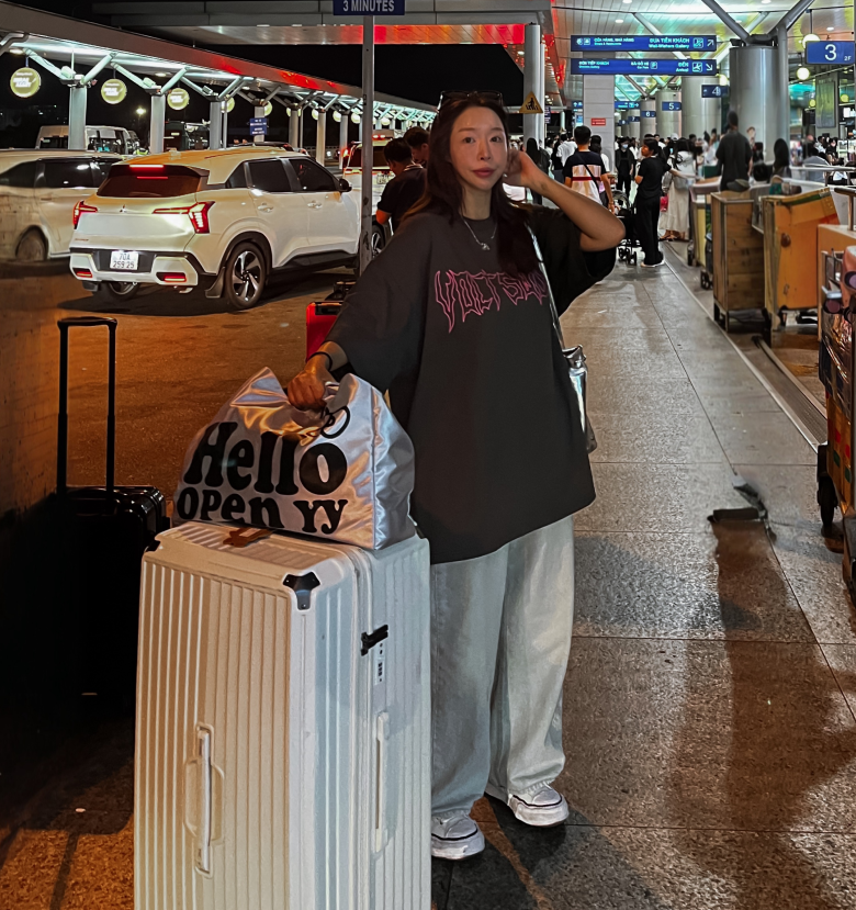 [UNISEX]오버핏 반팔 스쿼드 티셔츠