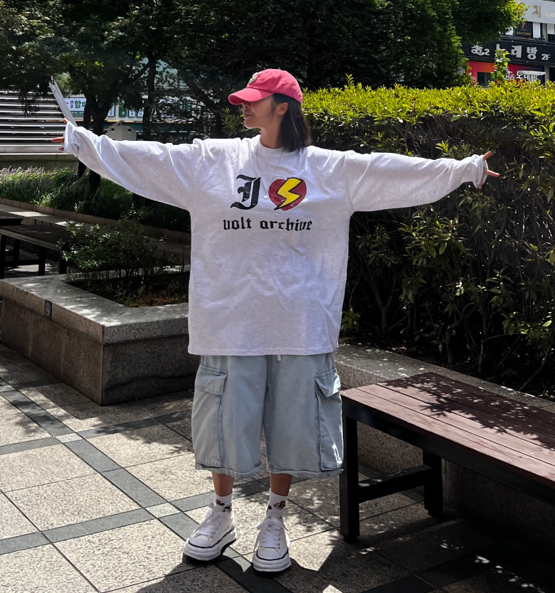 [UNISEX]오버사이즈 하트 레터링 티셔츠