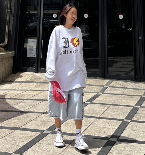 [UNISEX]오버사이즈 하트 레터링 티셔츠