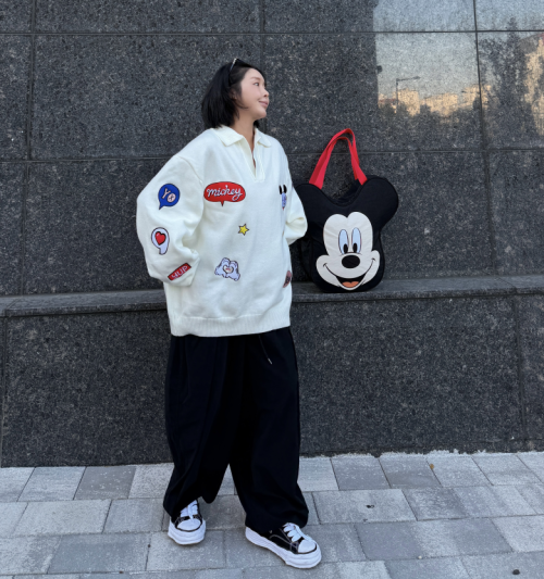 [UNISEX]남여공용 미키 패치 니트/디즈니정품