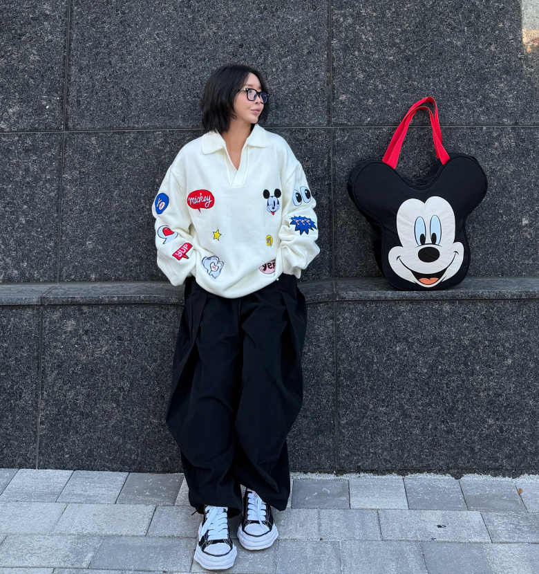 [UNISEX]남여공용 미키 패치 니트/디즈니정품