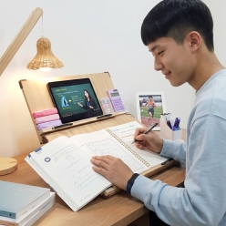 위즈독서대 루미50 필기겸용 2단독서대 각도조절 책거치대 50M2
