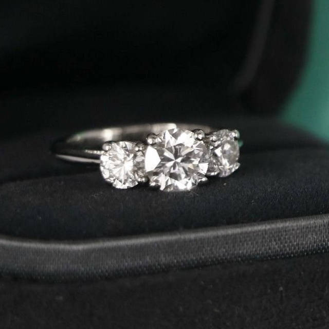 1캐럿 다이아몬드반지(총2캐럿) 스리스톤 선물 기념일 다이아반지
