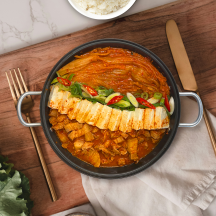 푹 끓인 명품 김치찜 [약 200인분~] / 1인분당 약 3,226원