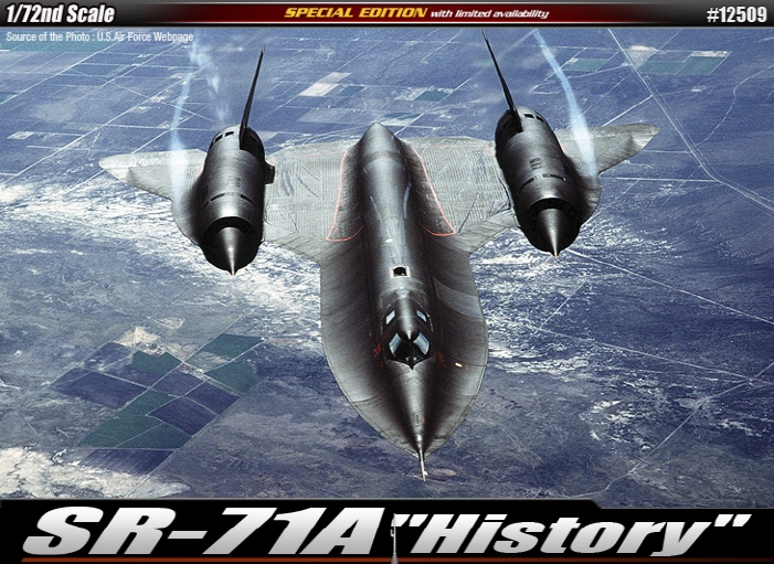 AC12509 1/72 USAF SR-71A "Black Bird"