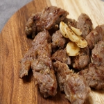 마늘범벅 소갈비살 200g / 마늘의 풍미와 소갈비살의 최고의 조합!