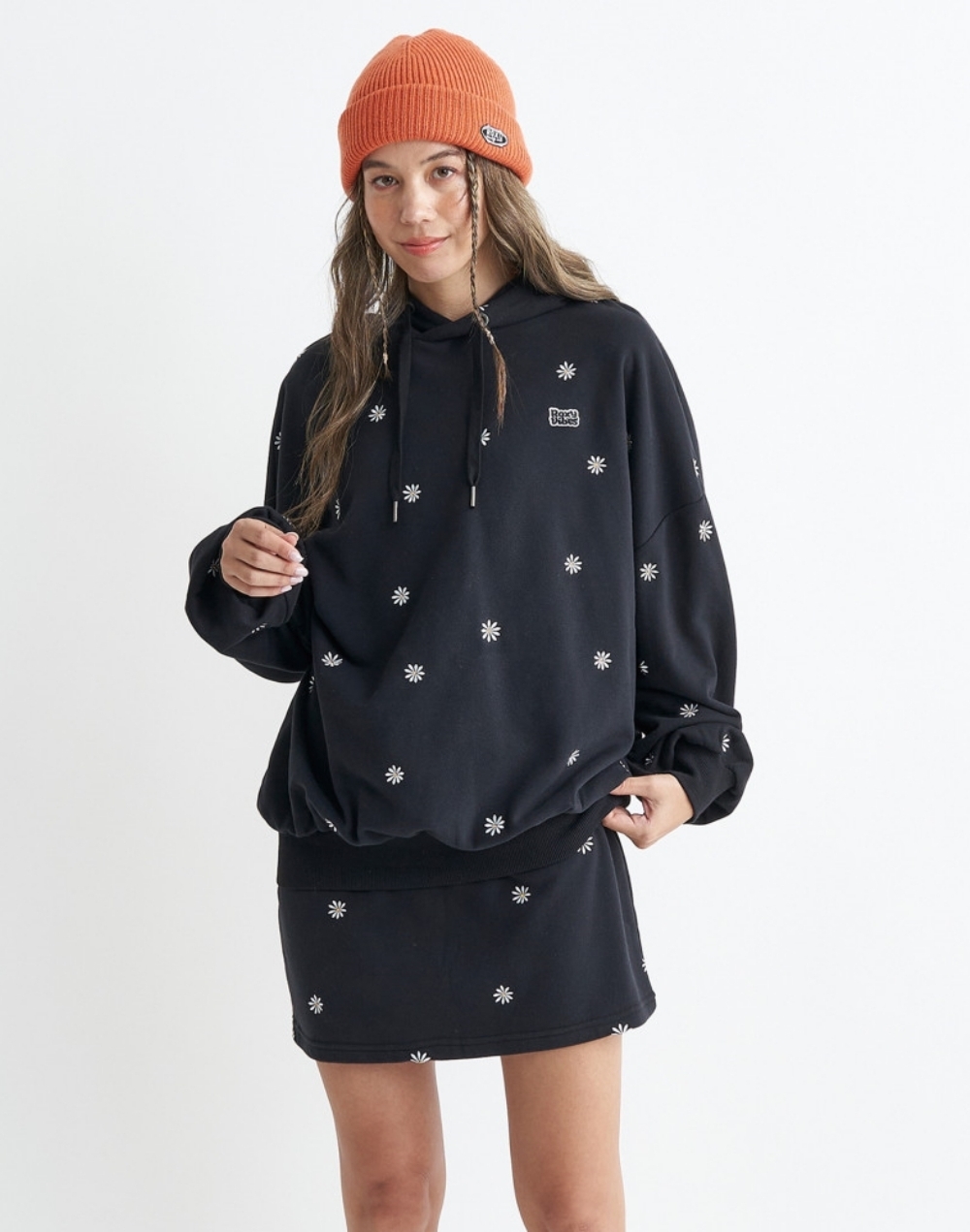 록시 여성 블랙 데이지 자수 루즈핏 후드 (RD31HD103BLK)