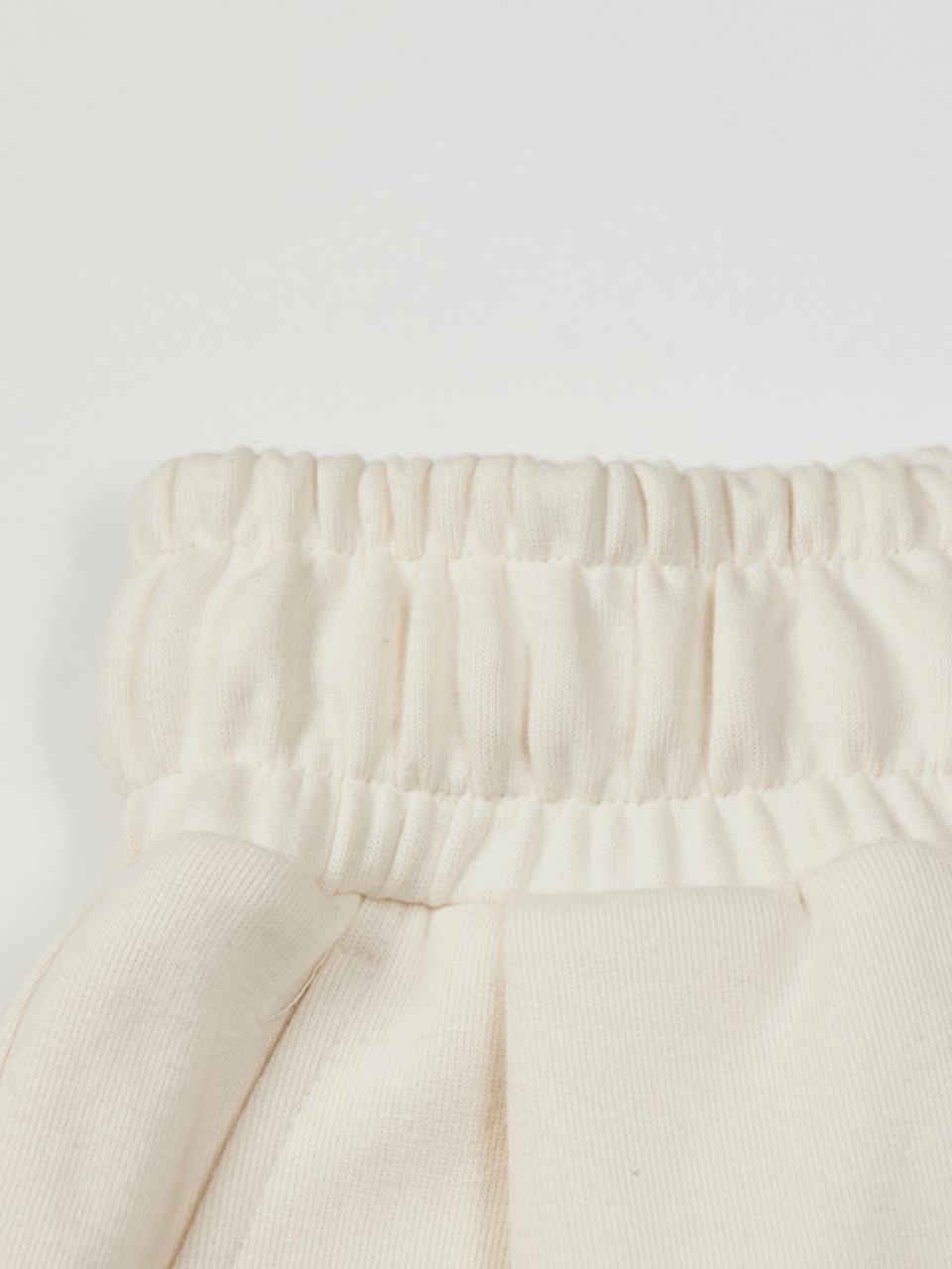 록시 Embroidery 오버핏 쇼츠 (RF21SS104EGR)